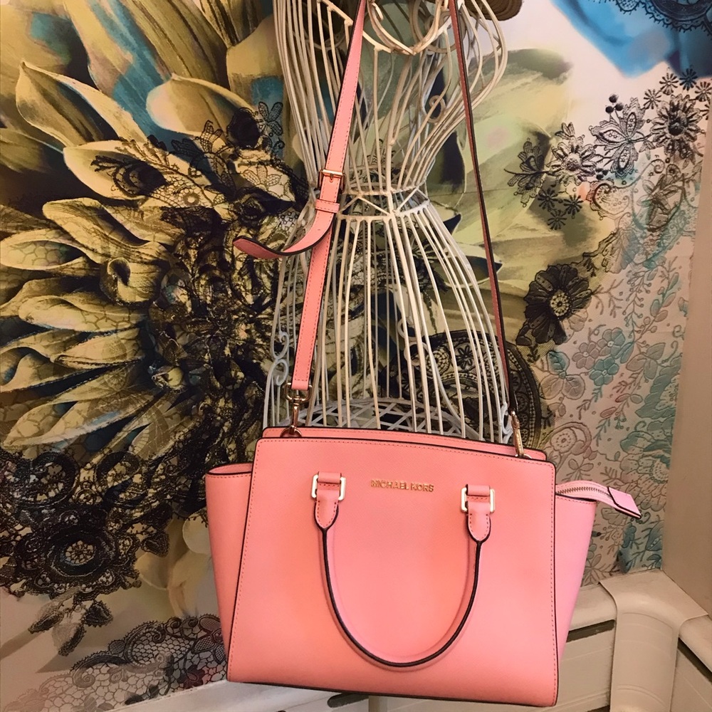 Michael Kors Selma pink leather crossover bag